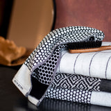 GRID towel in black/off-white, Mette Ditmer