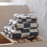 RETRO towel in dark grey, Mette Ditmer