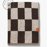 RETRO towel in chocolate, Mette Ditmer